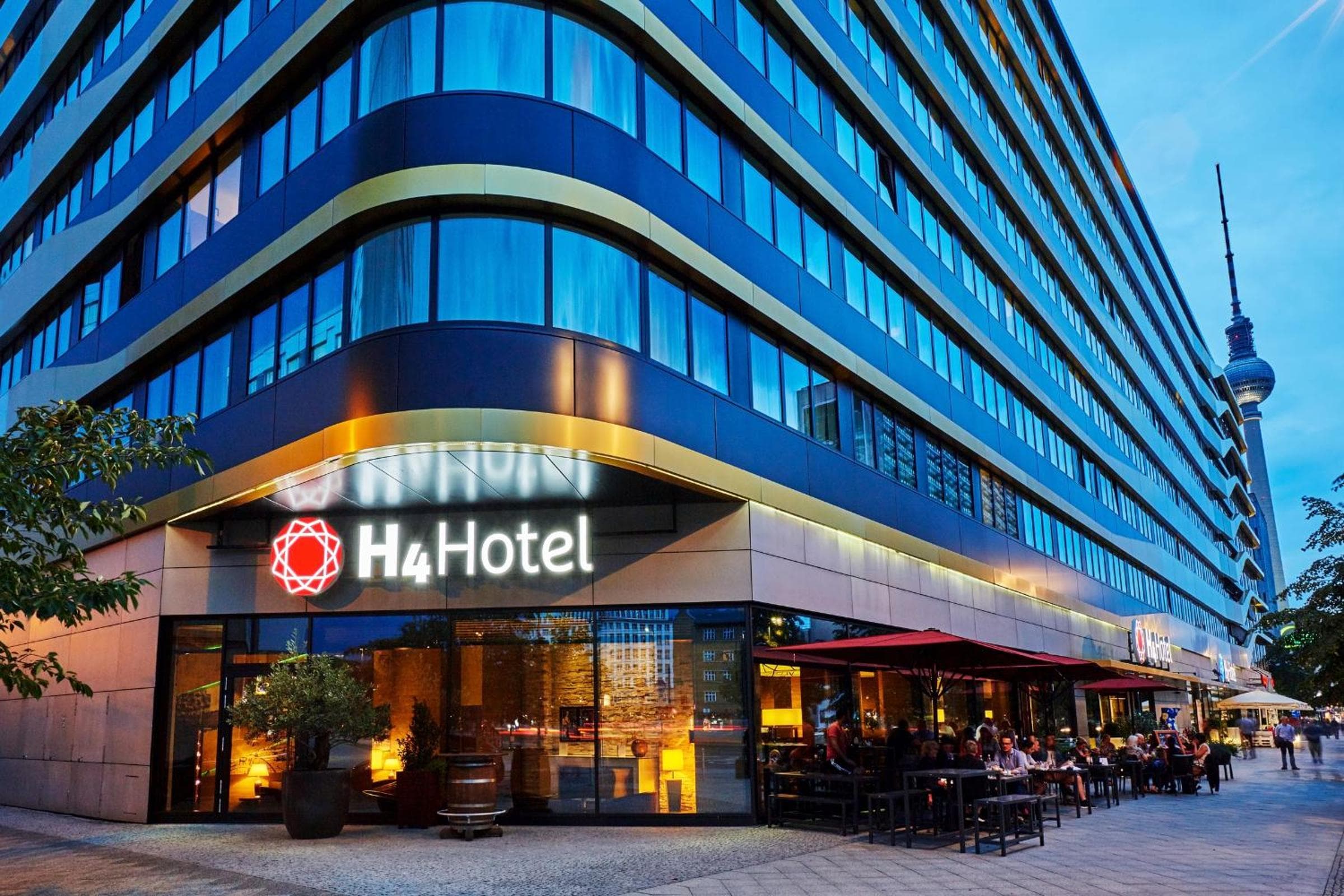 H4 Hotel Berlin Alexanderplatz — 1