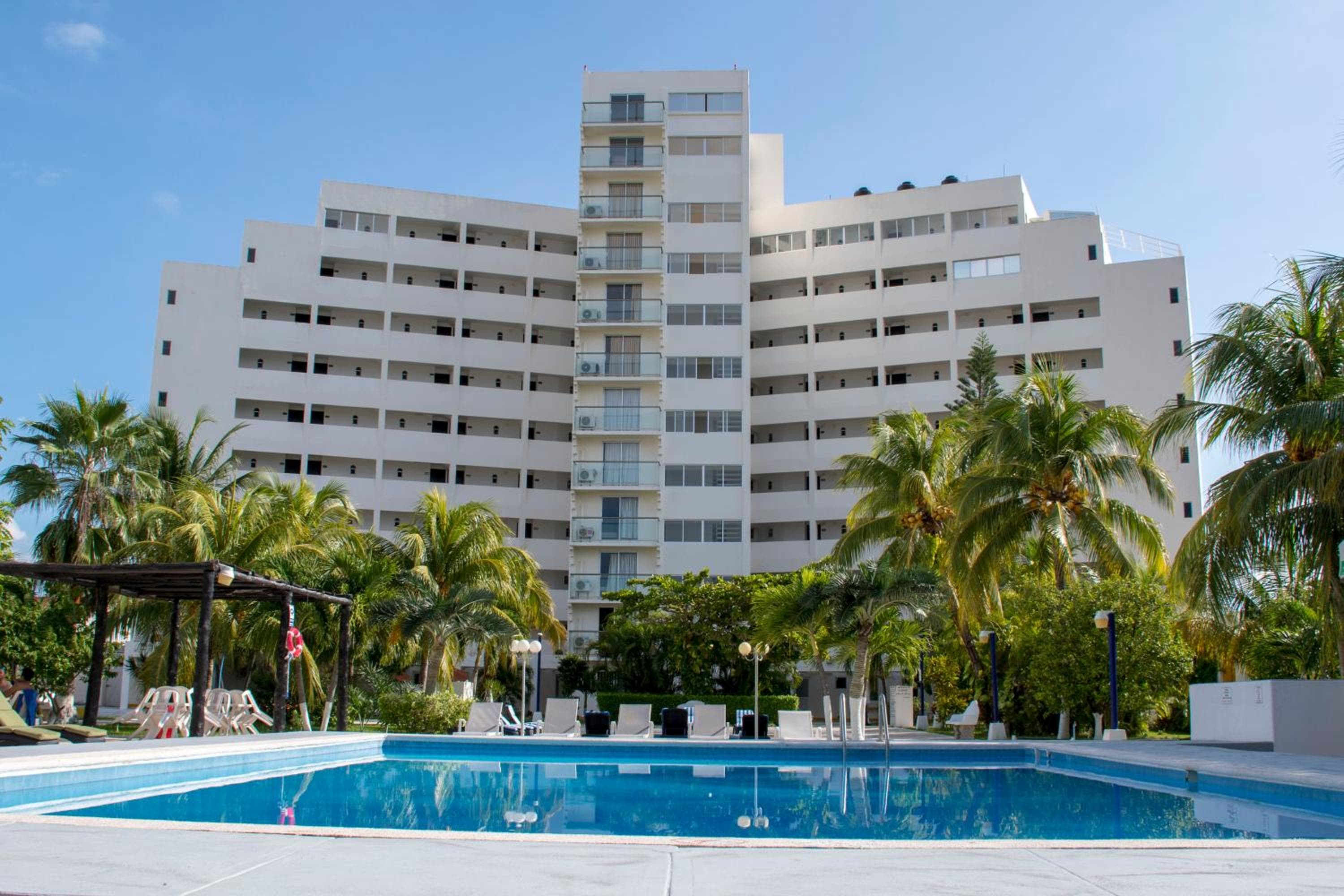 Hotel Calypso Cancun — 1