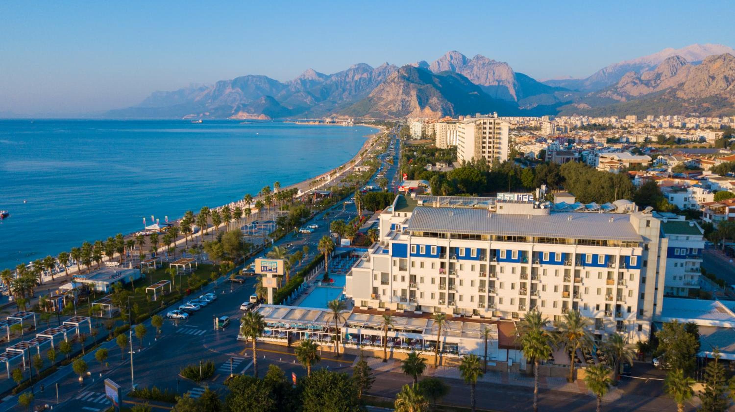 Sealife Familienresort Hotel — 1