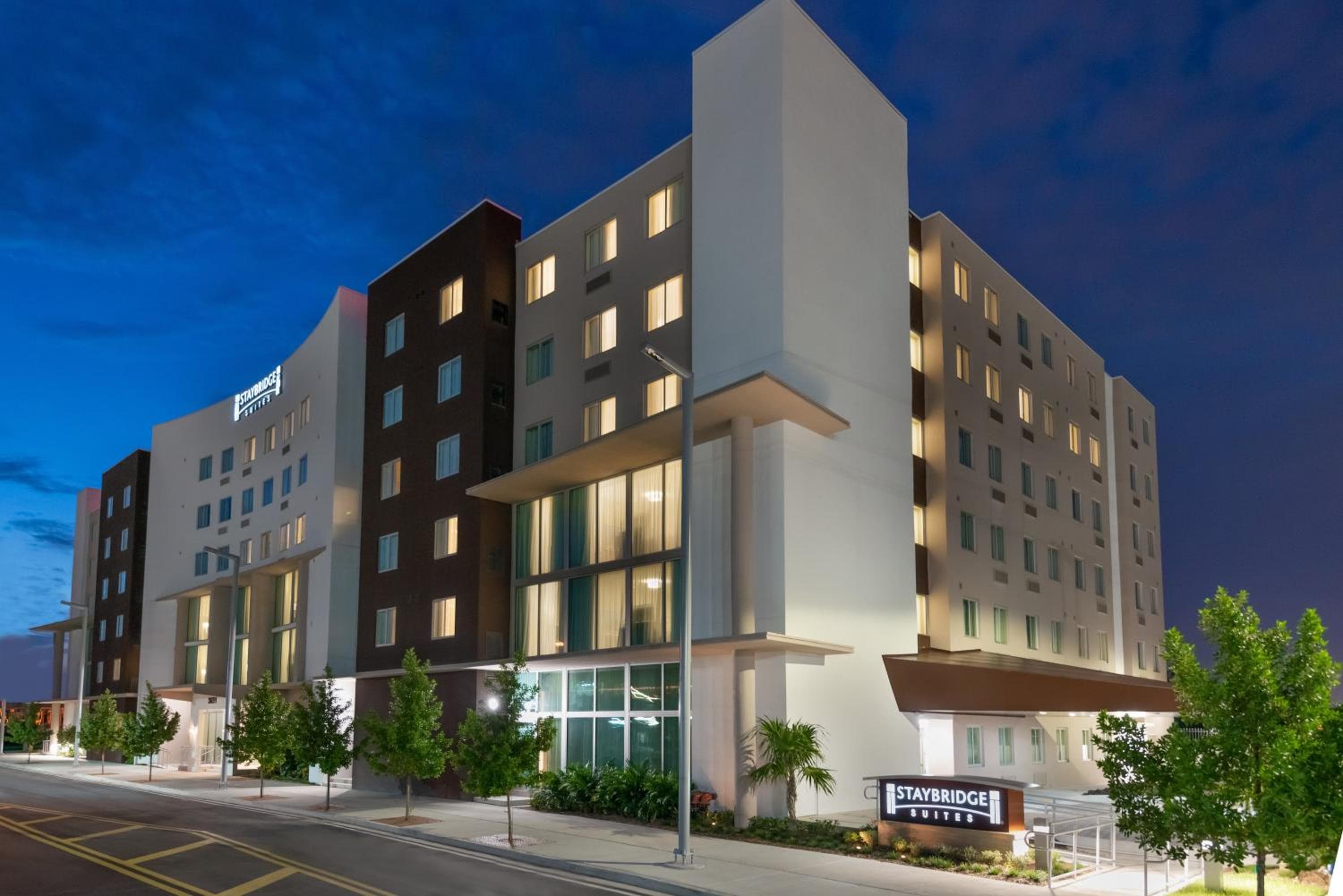Staybridge Suites - Aeroporto internazionale di Miami, un hotel IHG — 1