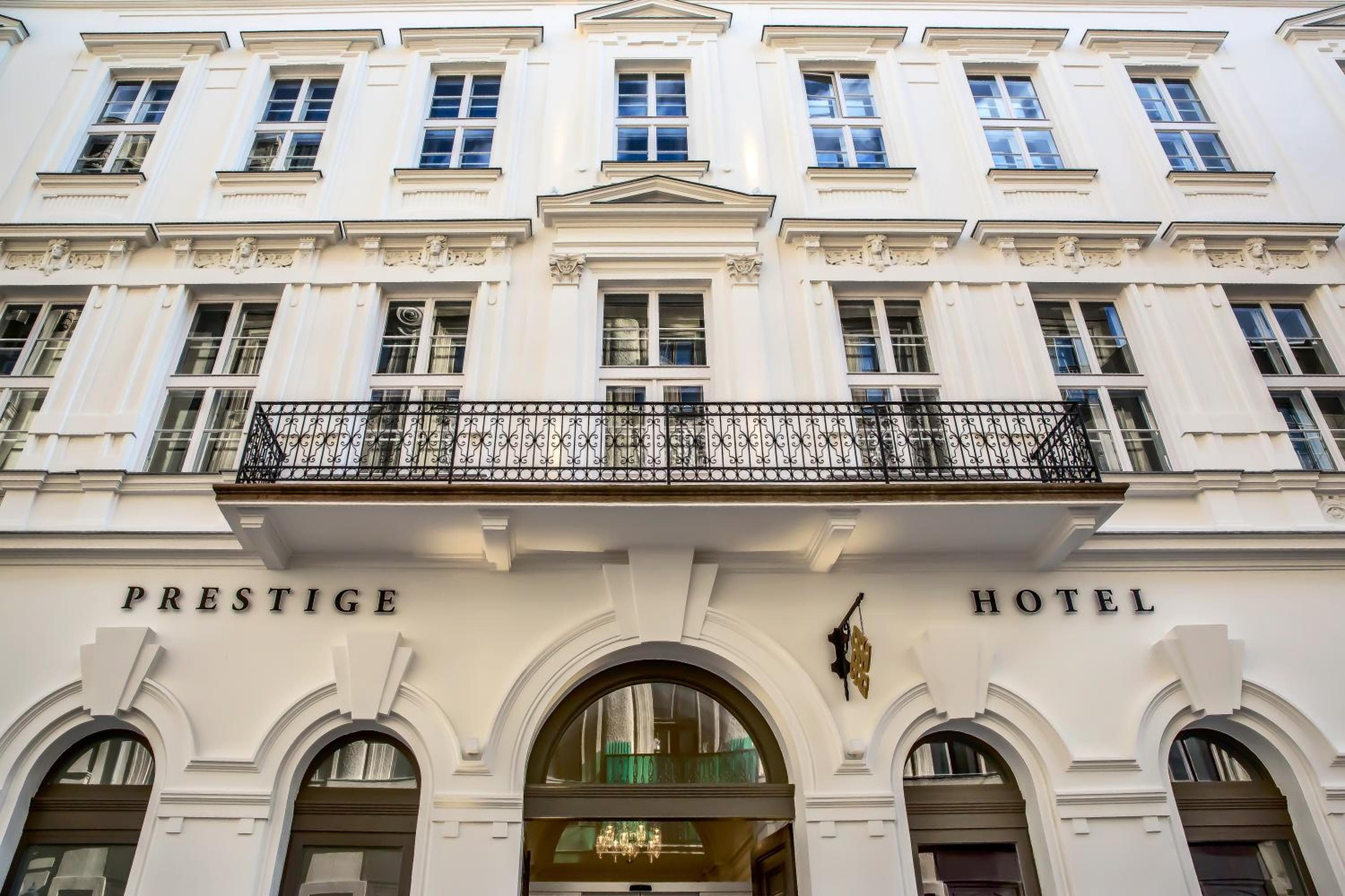 Prestige Hotel Budapest — 1