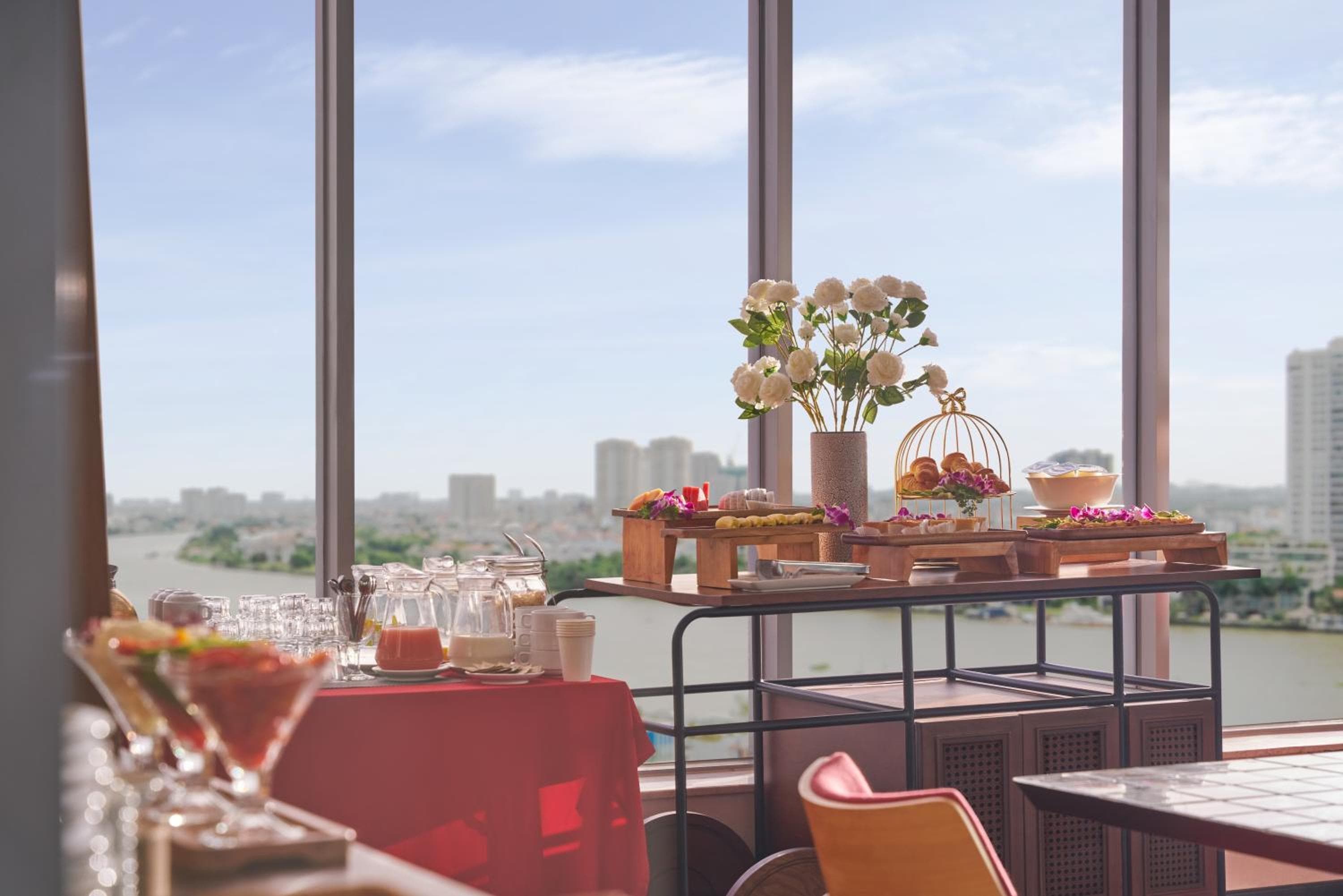 Oakwood Hotel & Apartments Saigon — 1