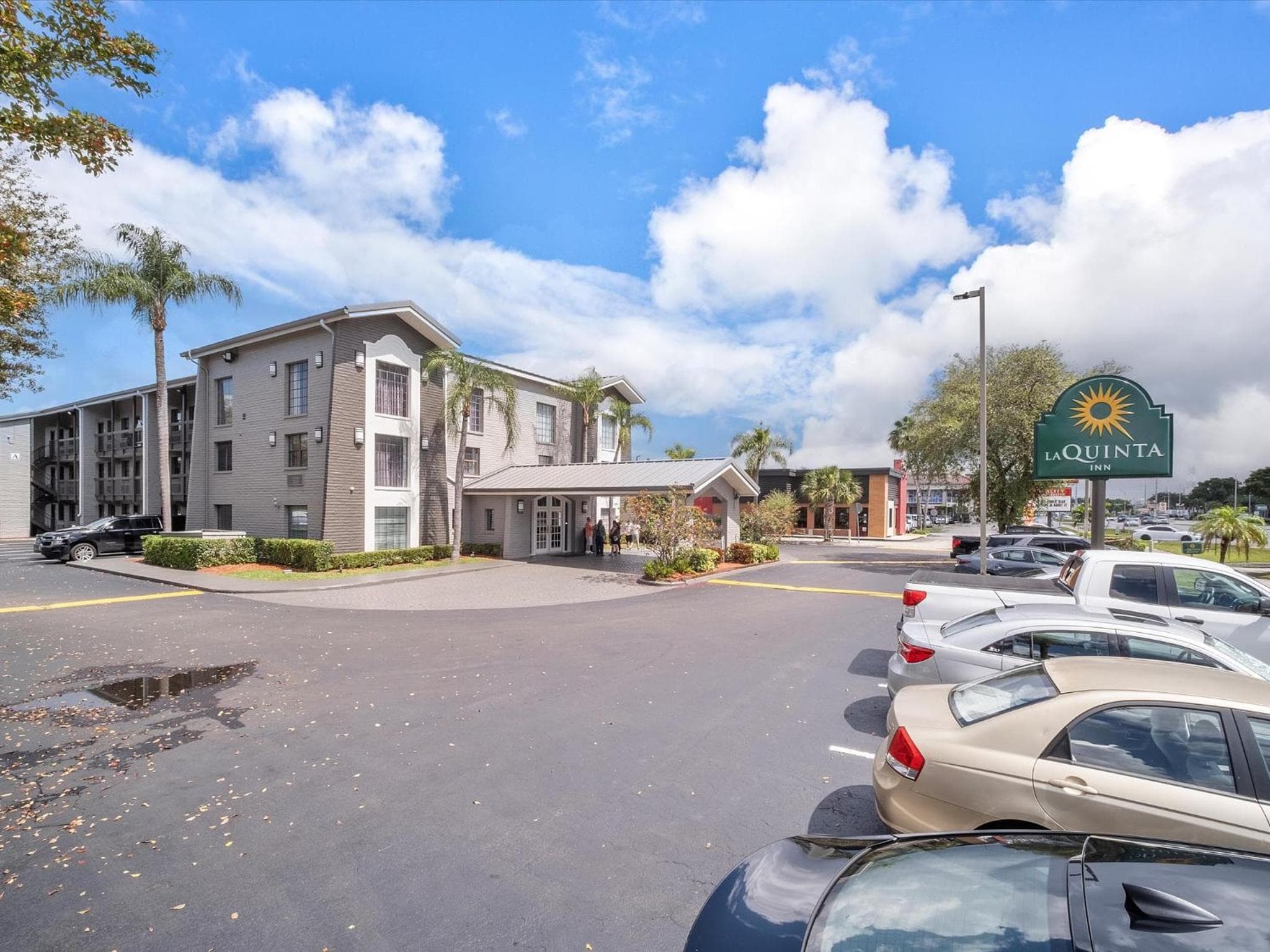 La Quinta Inn by Wyndham Miami Airport North — 1