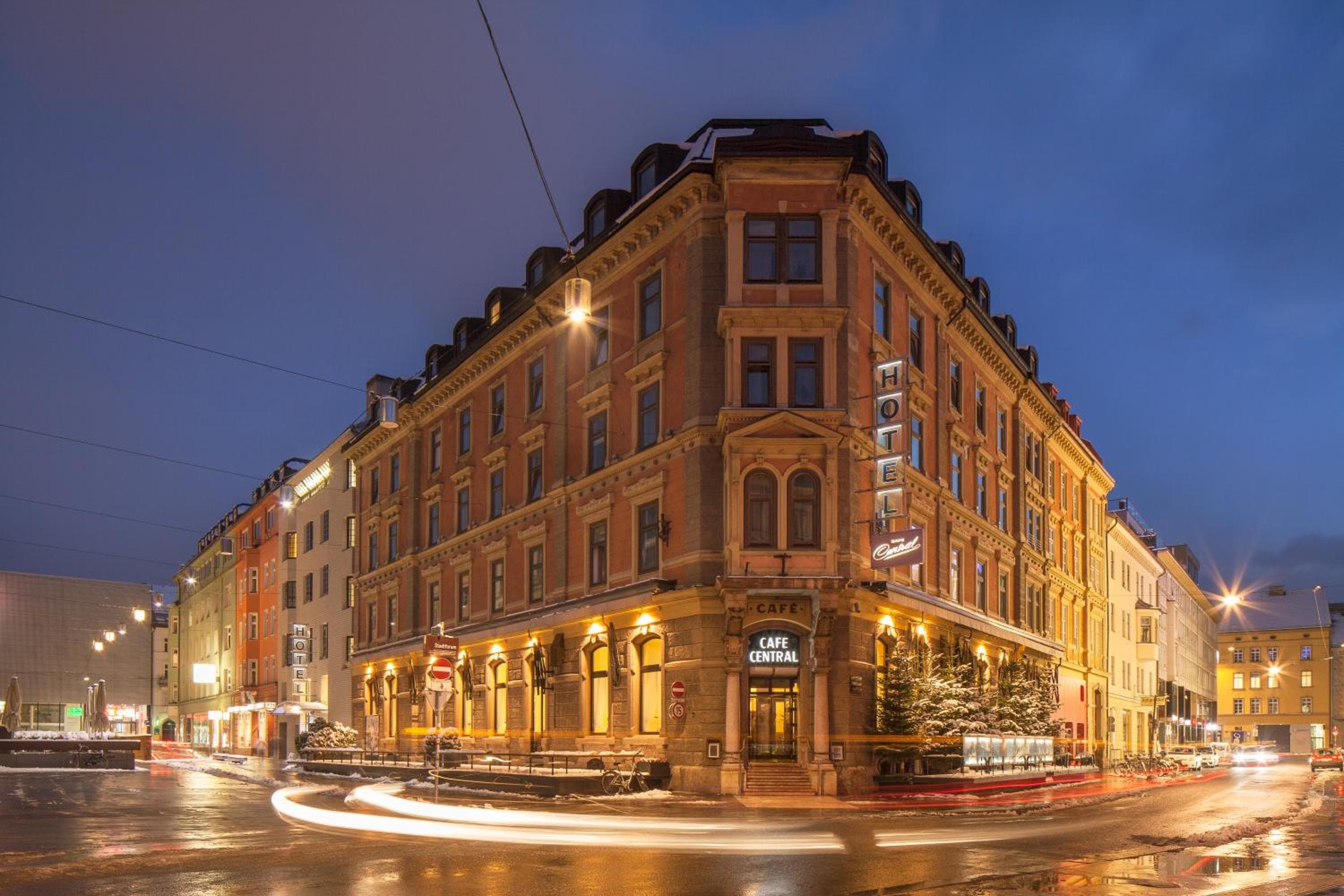 Hotel Central — 1