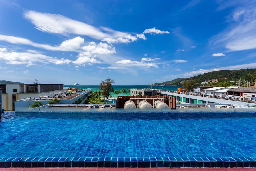 Hôtel 7Q Patong Beach — 1