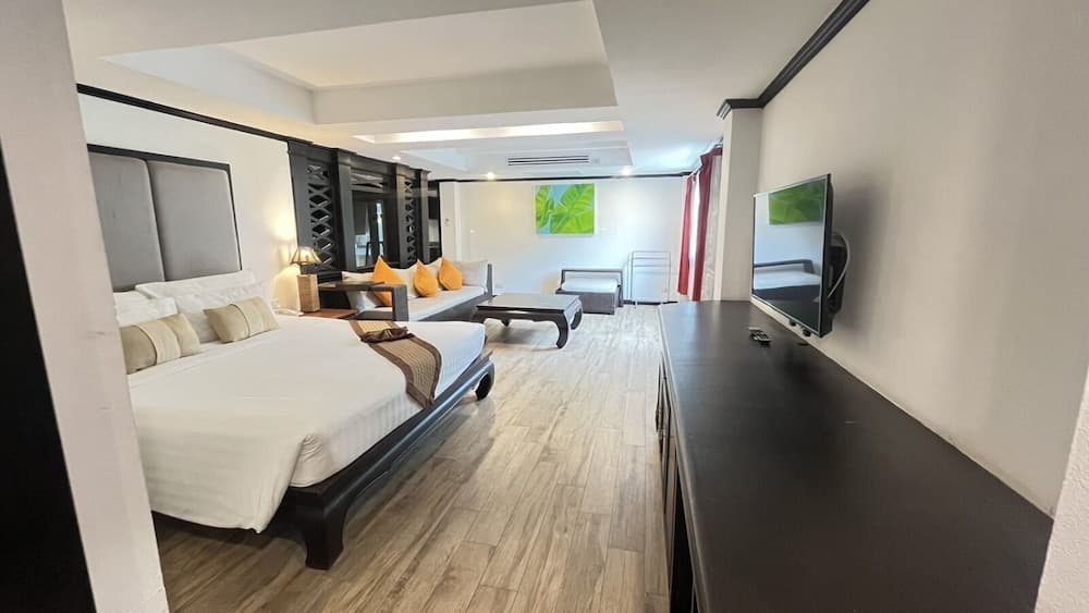 The Taksim Royal Beach Hotel — 1
