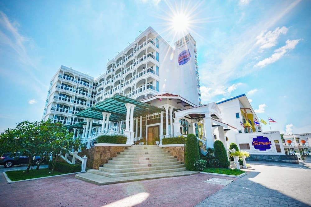 Grand Supicha Stadthotel — 1