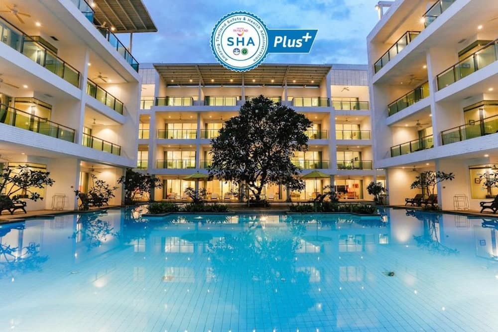 The Old Phuket - Karon Beach Resort — 1