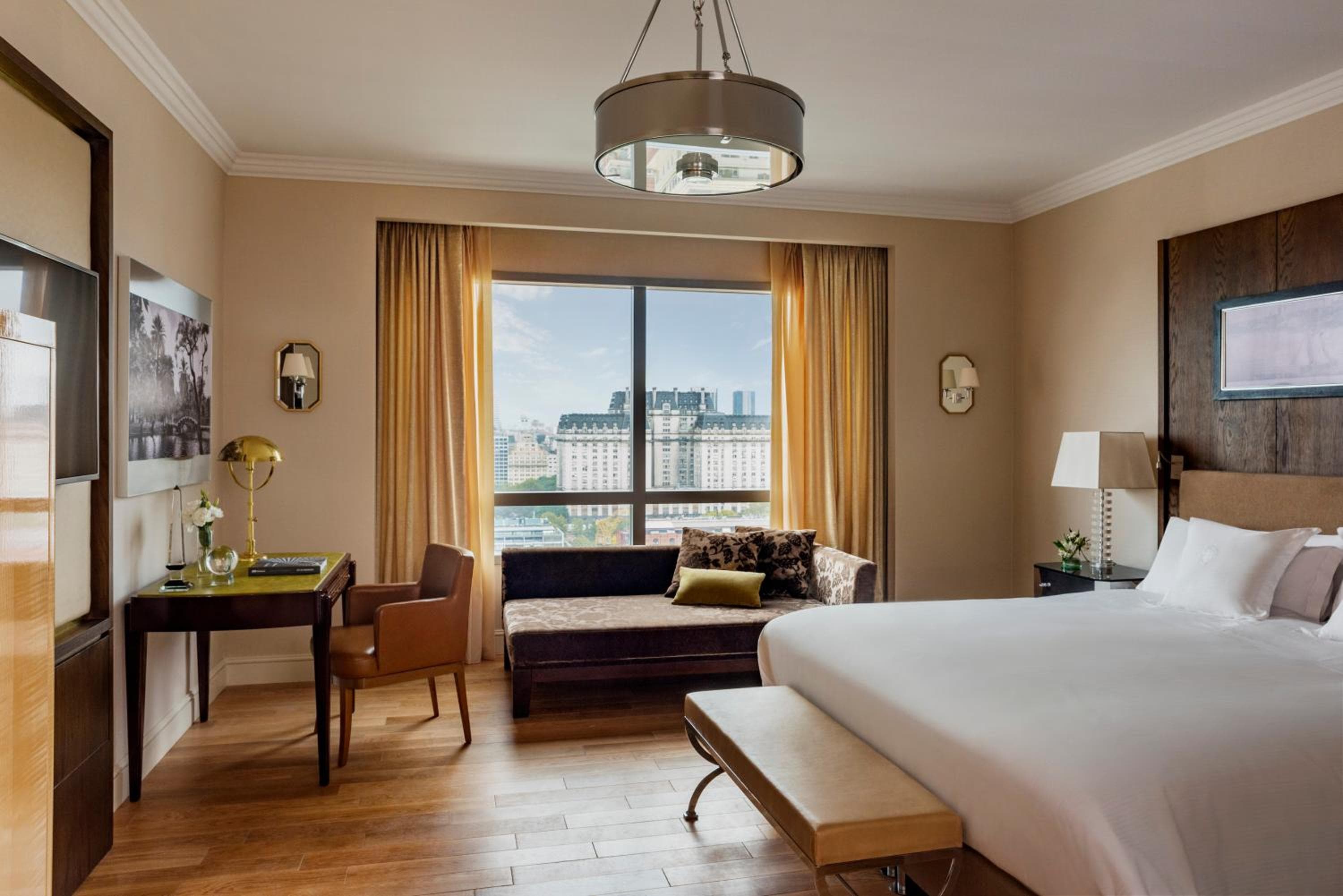 Junior Suite with Canal View