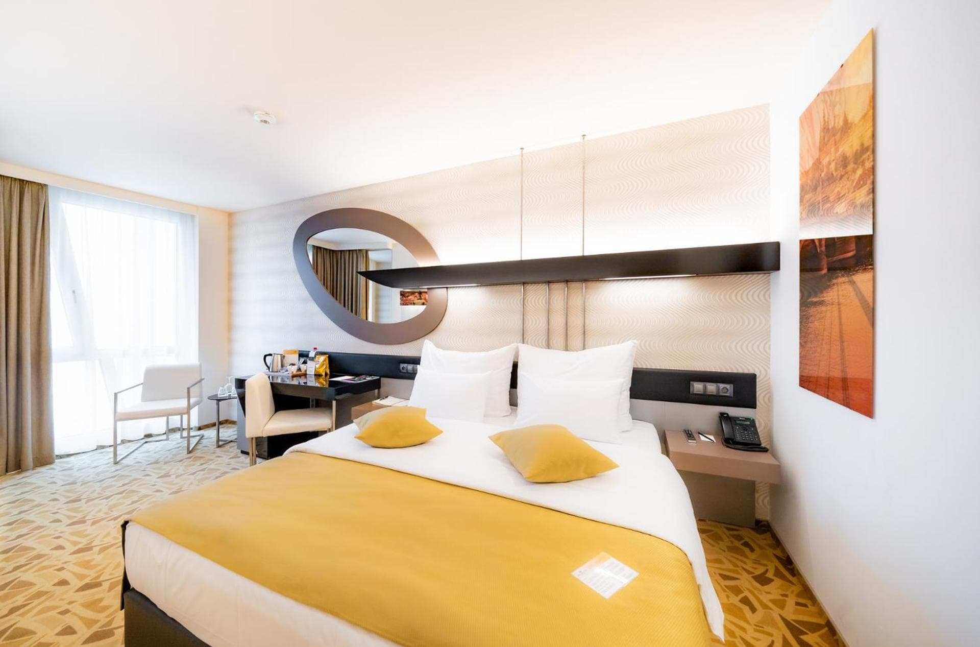 Klassisches Doppel- oder Zweibettzimmer mit Zustellbett