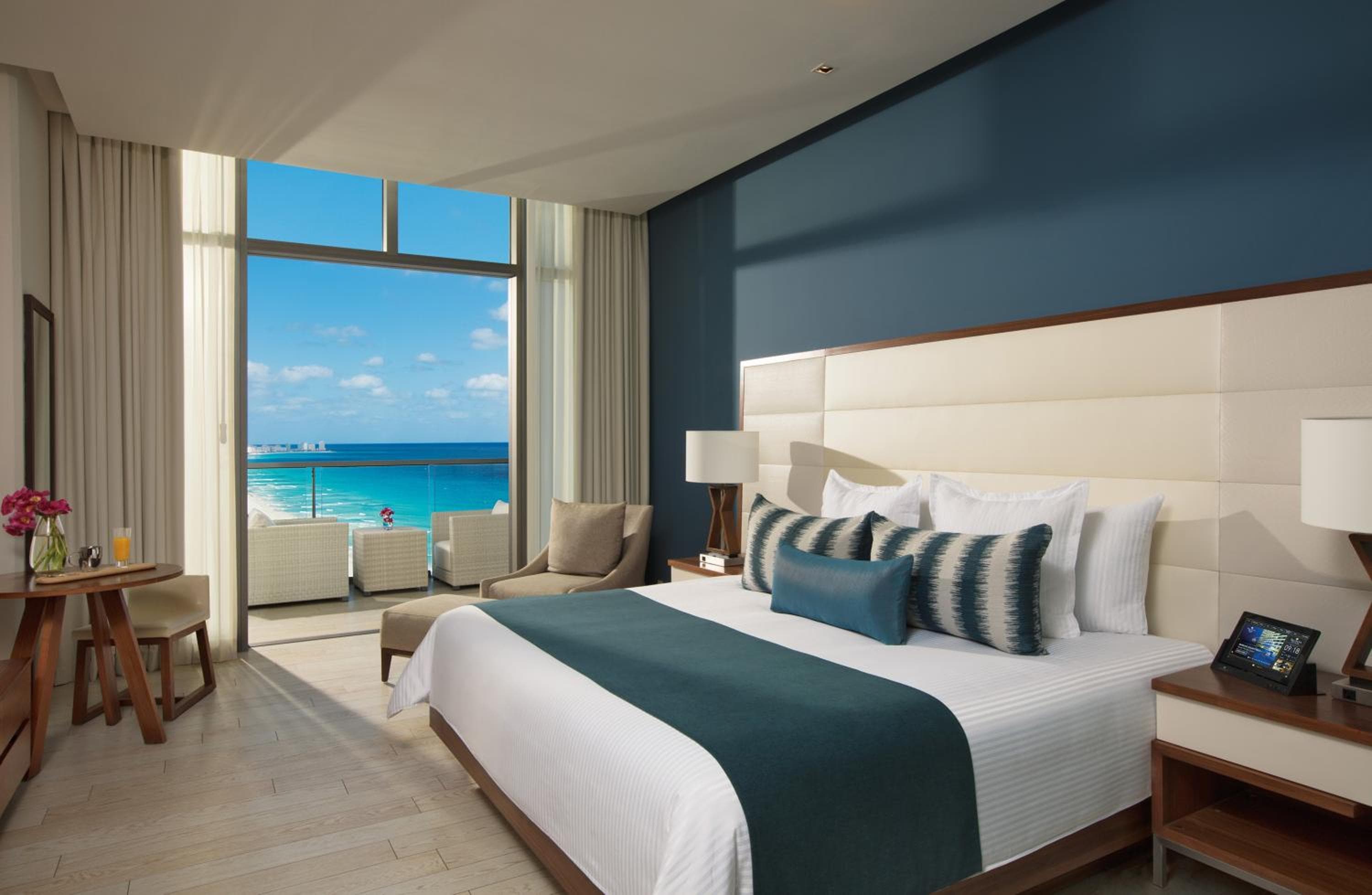 Deluxe con Vista Parcial al Mar King
