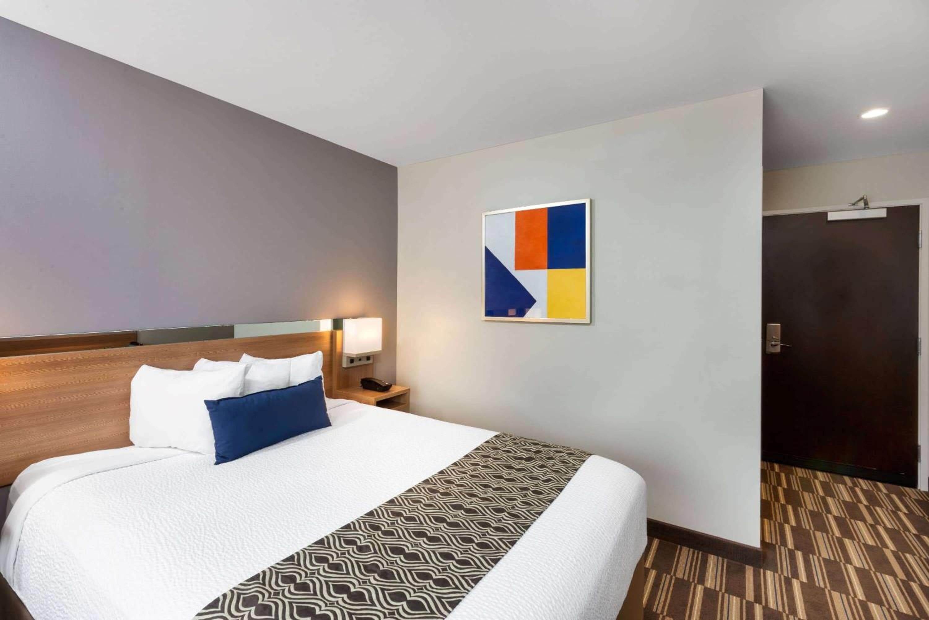 Queen Room with Hearing Impaired Access - Non-Smoking