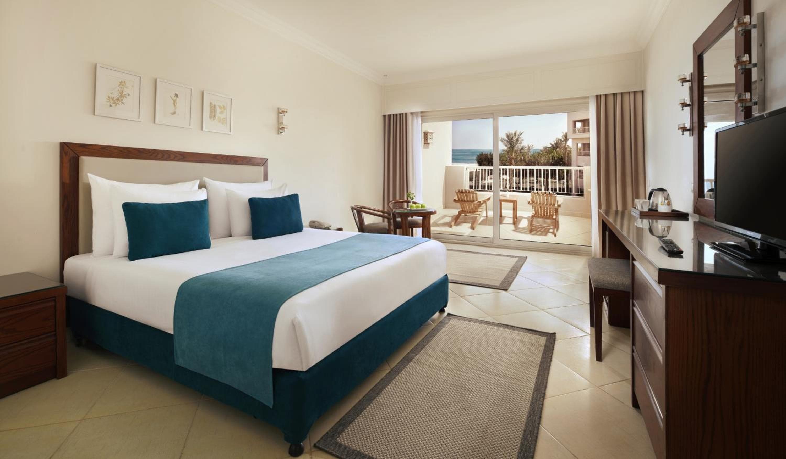 Camera Superior con Letto King-Size o 2 Letti Singoli e Vista Mare Laterale