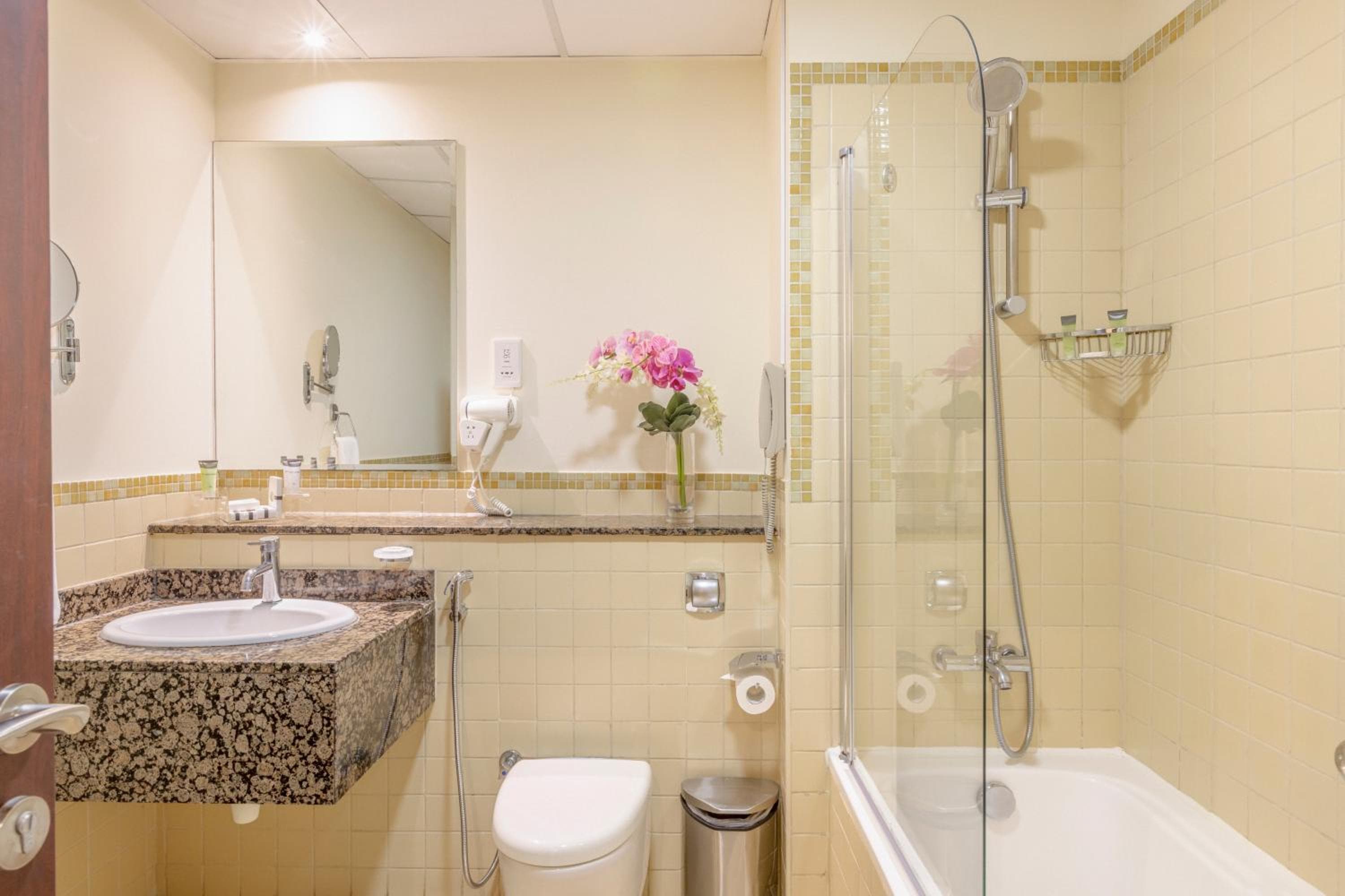 Two Schlafzimmer Apartment - Marina Blick - 25% off on F und B, Just Steps from JBR Beach
