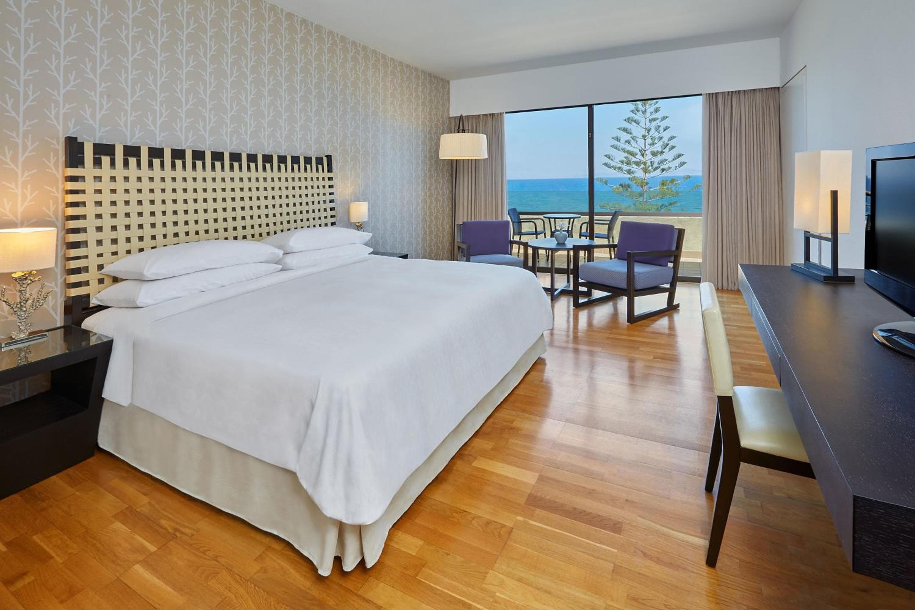 Luxus-Superior-Doppelzimmer mit Balkon und Meerblick