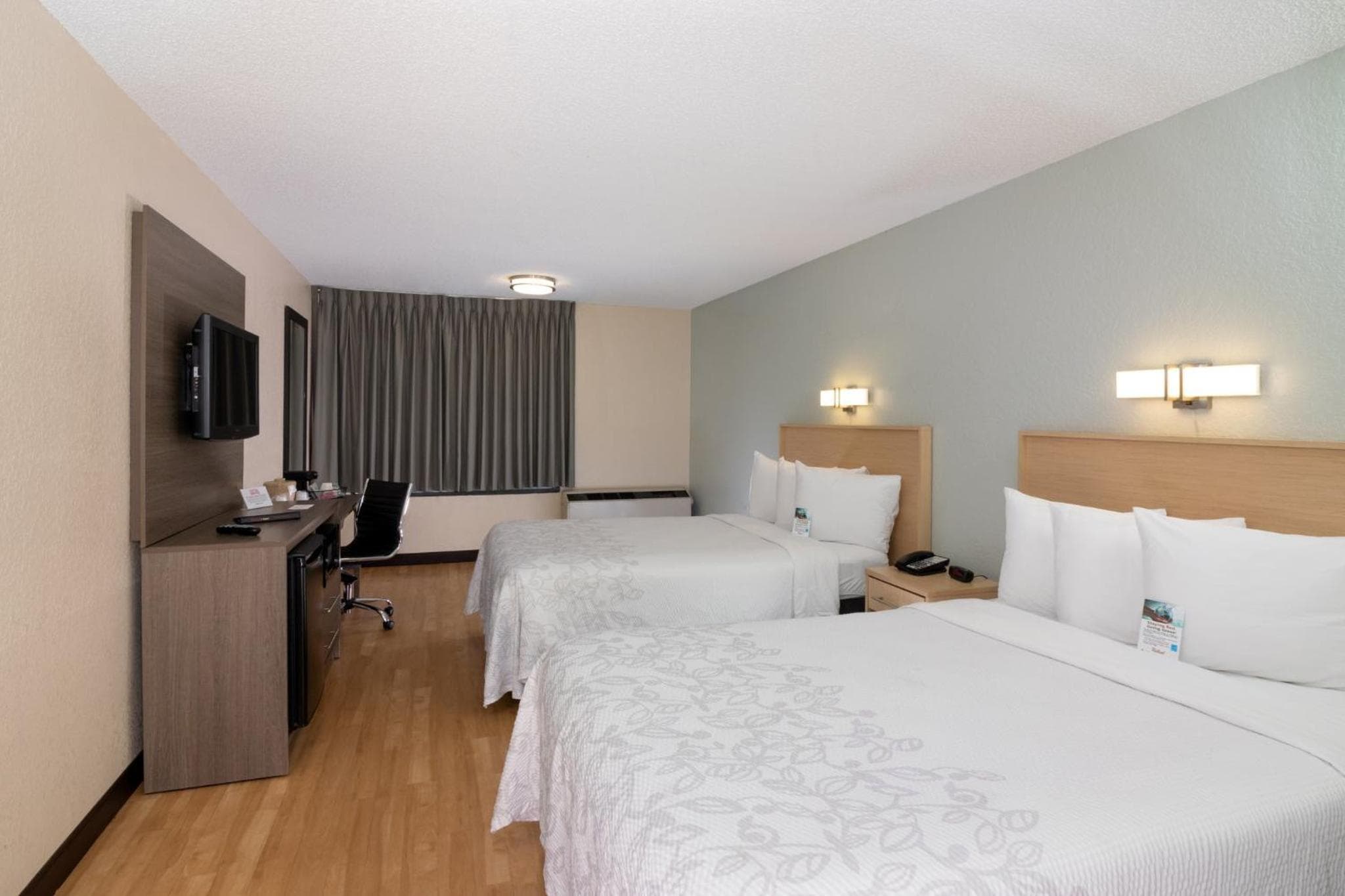 Deluxe Room with Two Double Beds Smoke Free