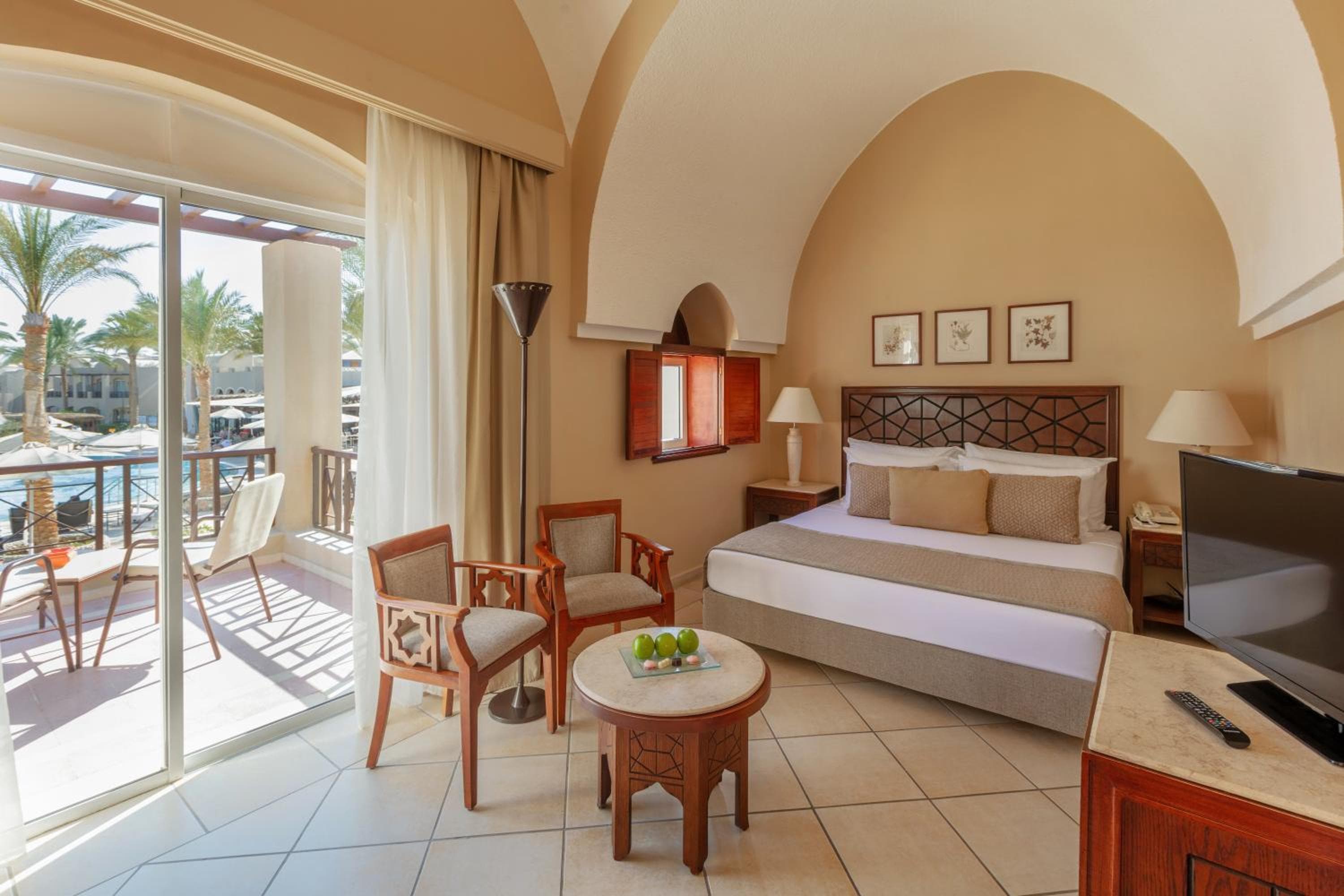 Vista a la piscina - Habitación Superior con cama Queen o dos camas individuales