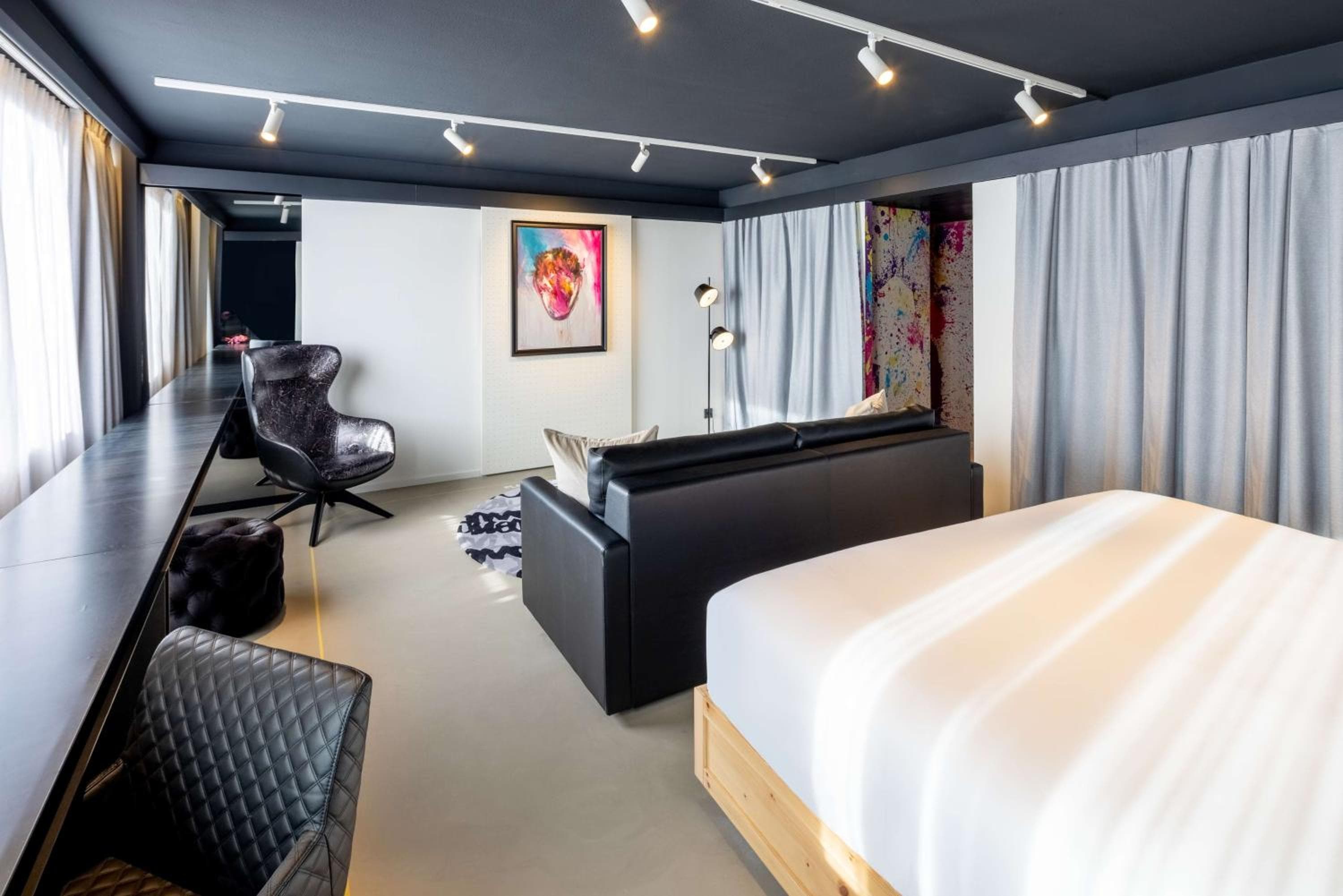 Gallery Suite