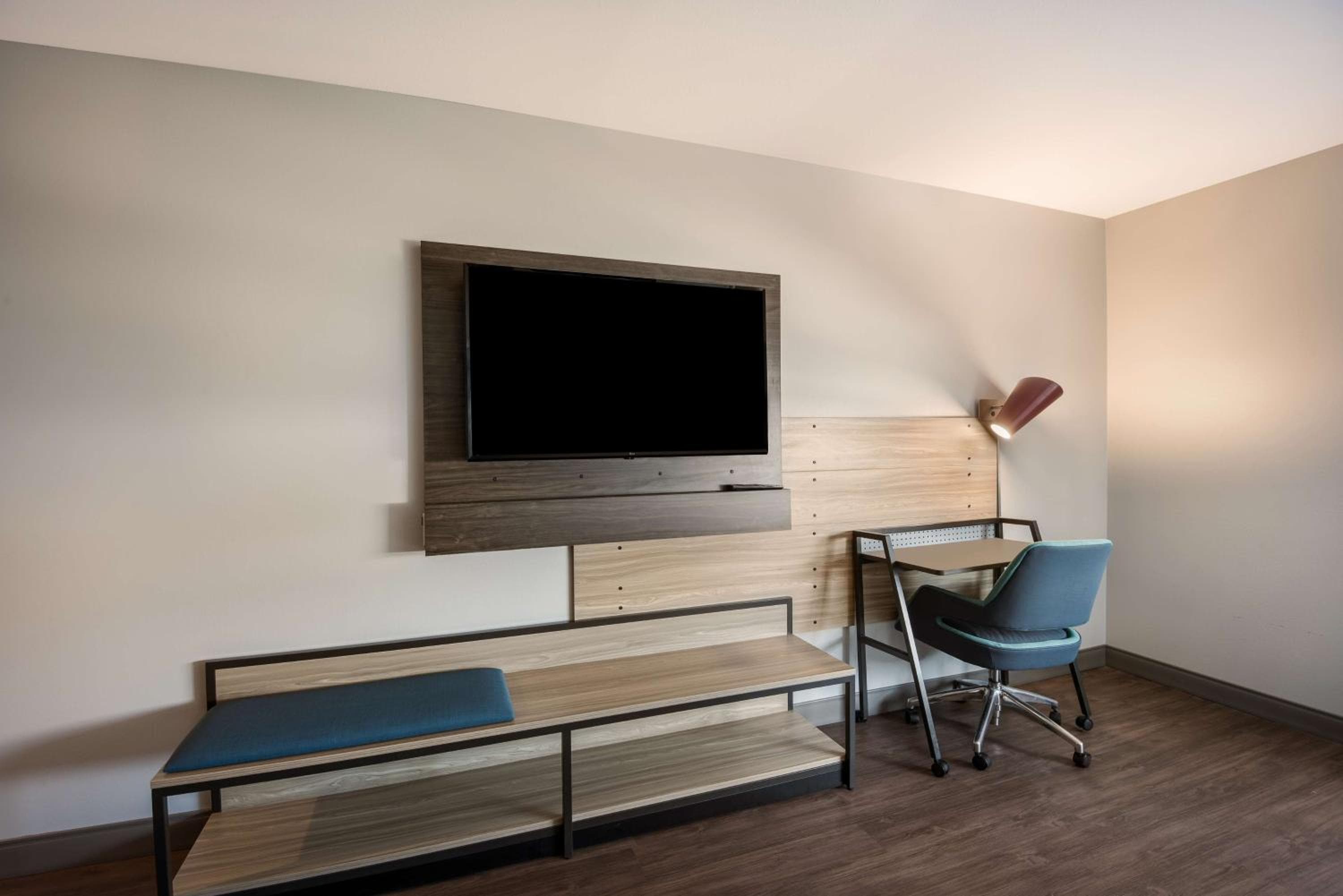 Queen Room with Two Queen Beds - Hearing Access