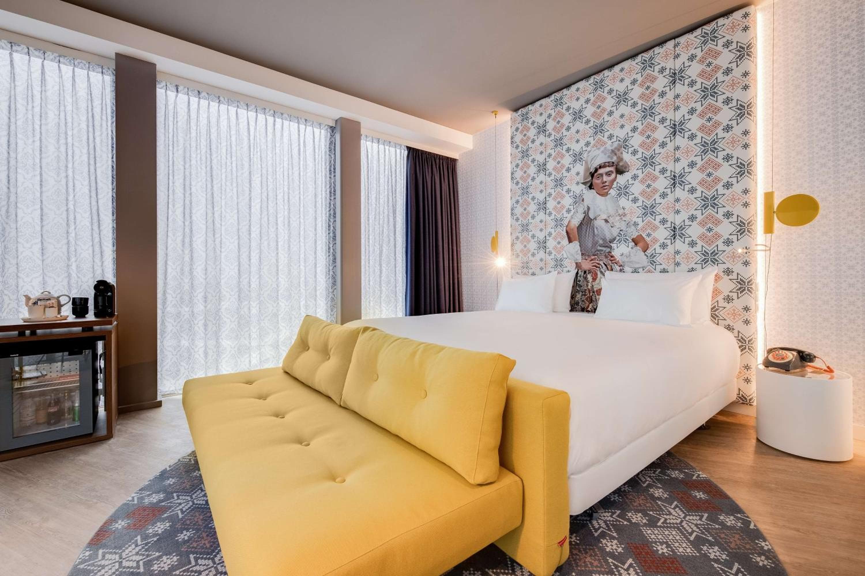nhow Premium Corner Room