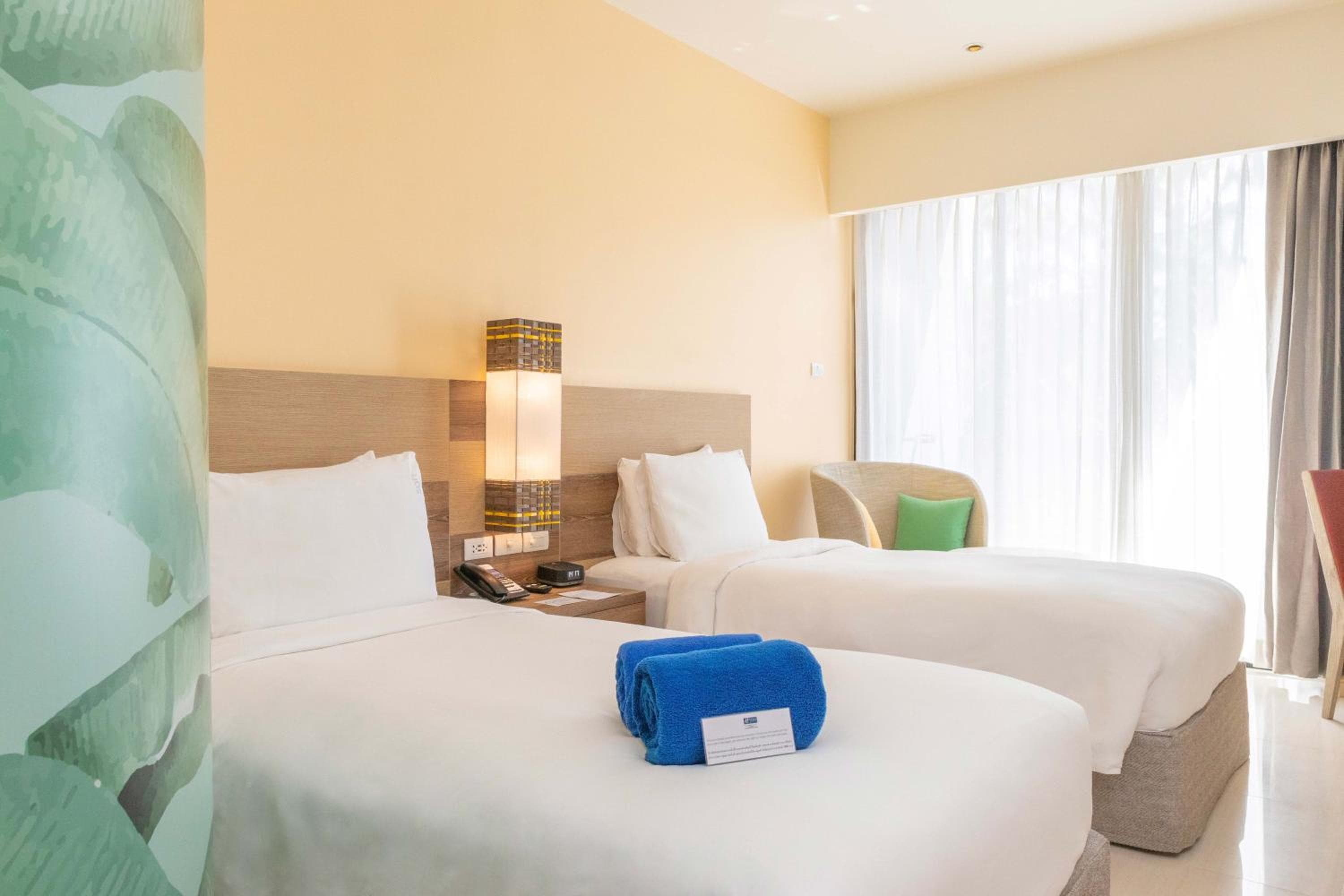 Standard Zweibettzimmer mit Poolblick