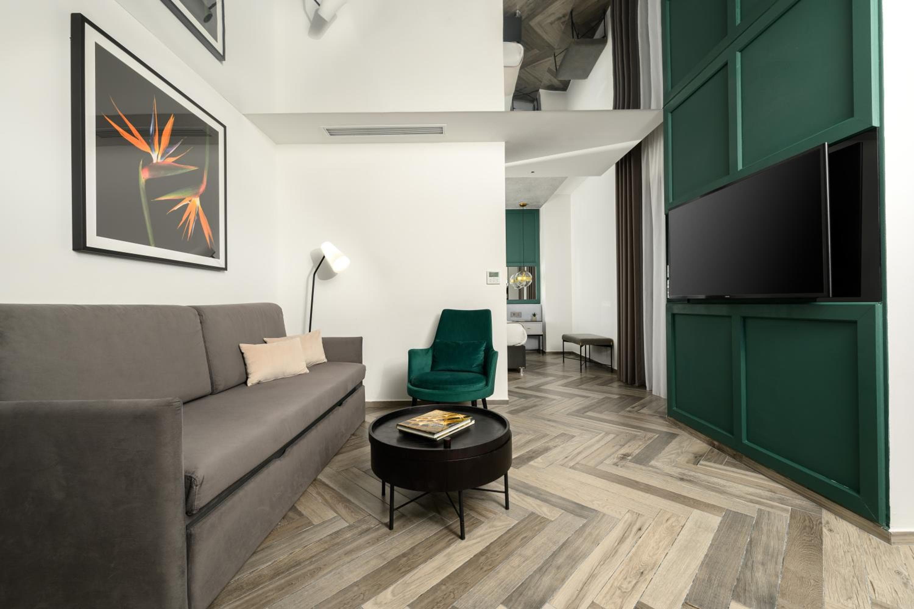 Deluxe Suite