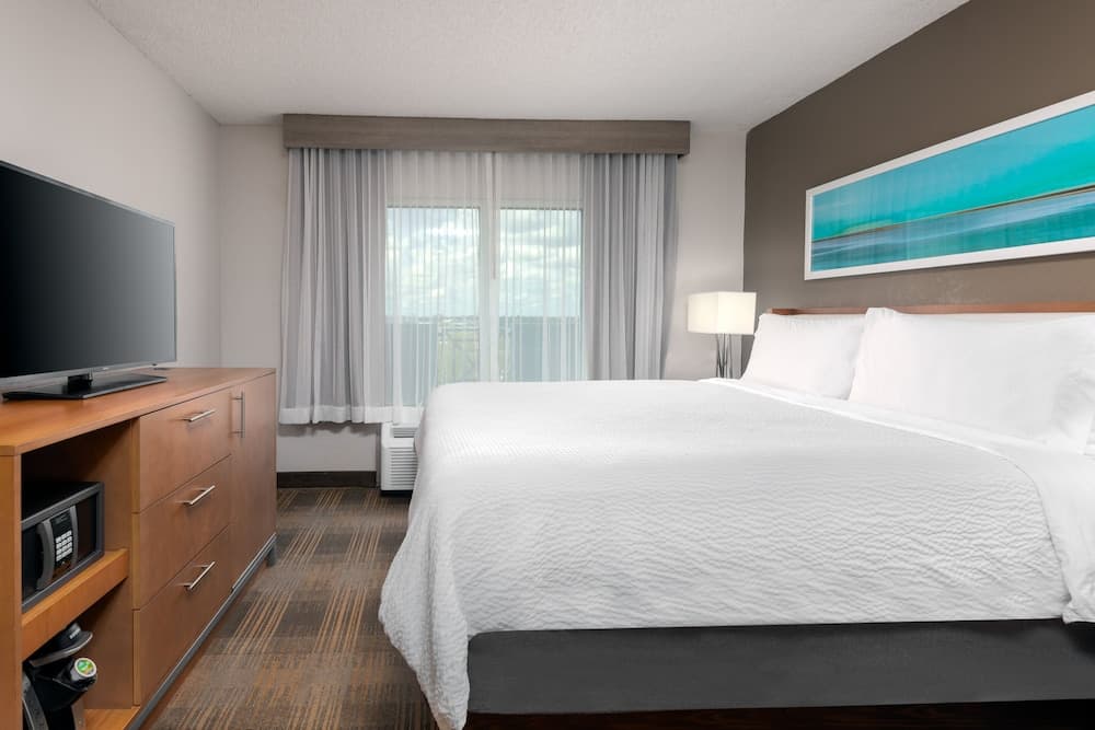 Junior Suite, 1 King Bed (Additionl Living Area)