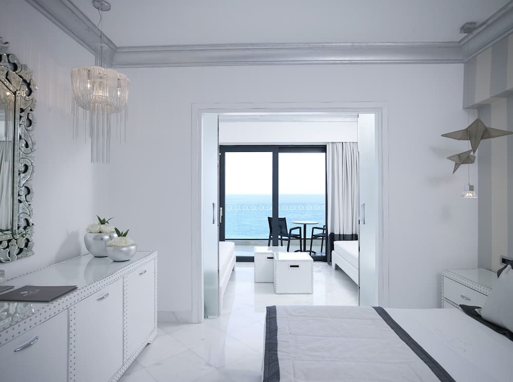 Family Room, Sea View