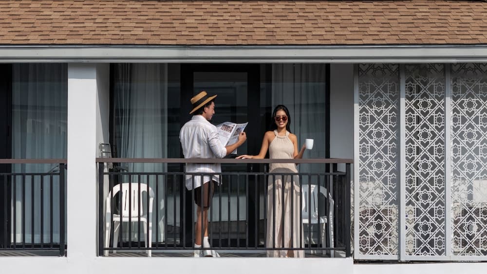 Deluxe Poolblick Balkon
