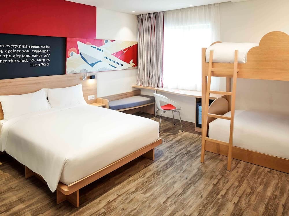 Family Room, Multiple Beds