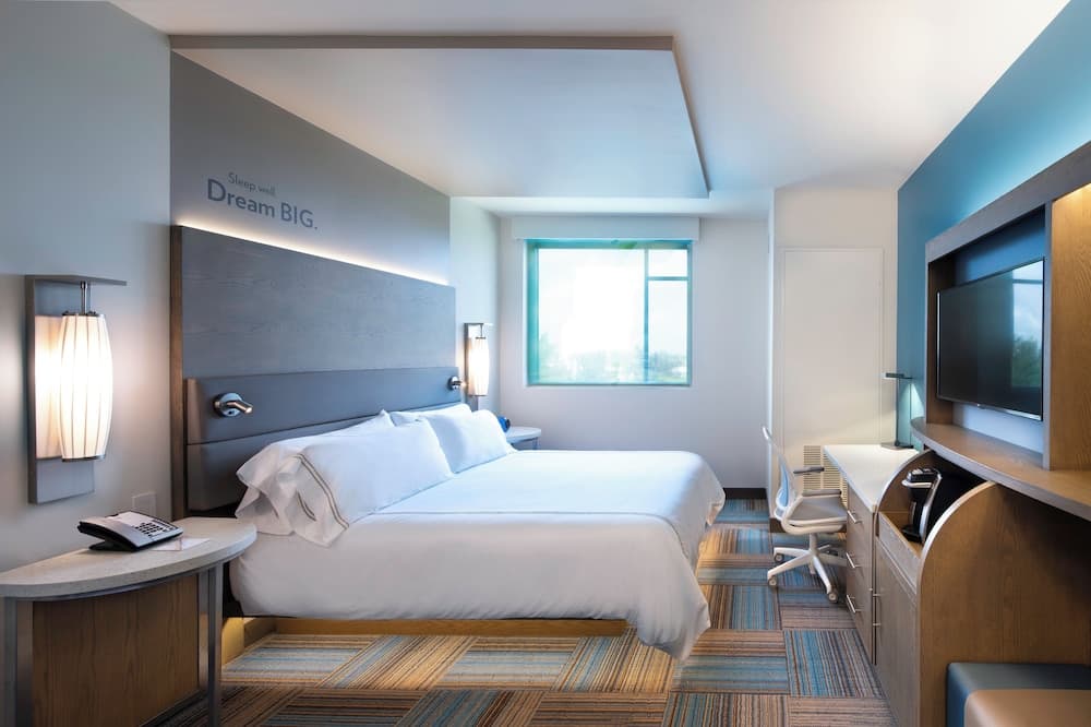 Premium Room, 1 King Bed, Lake View