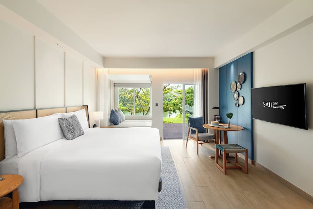 Lagoon View Terrace 1 King Bed