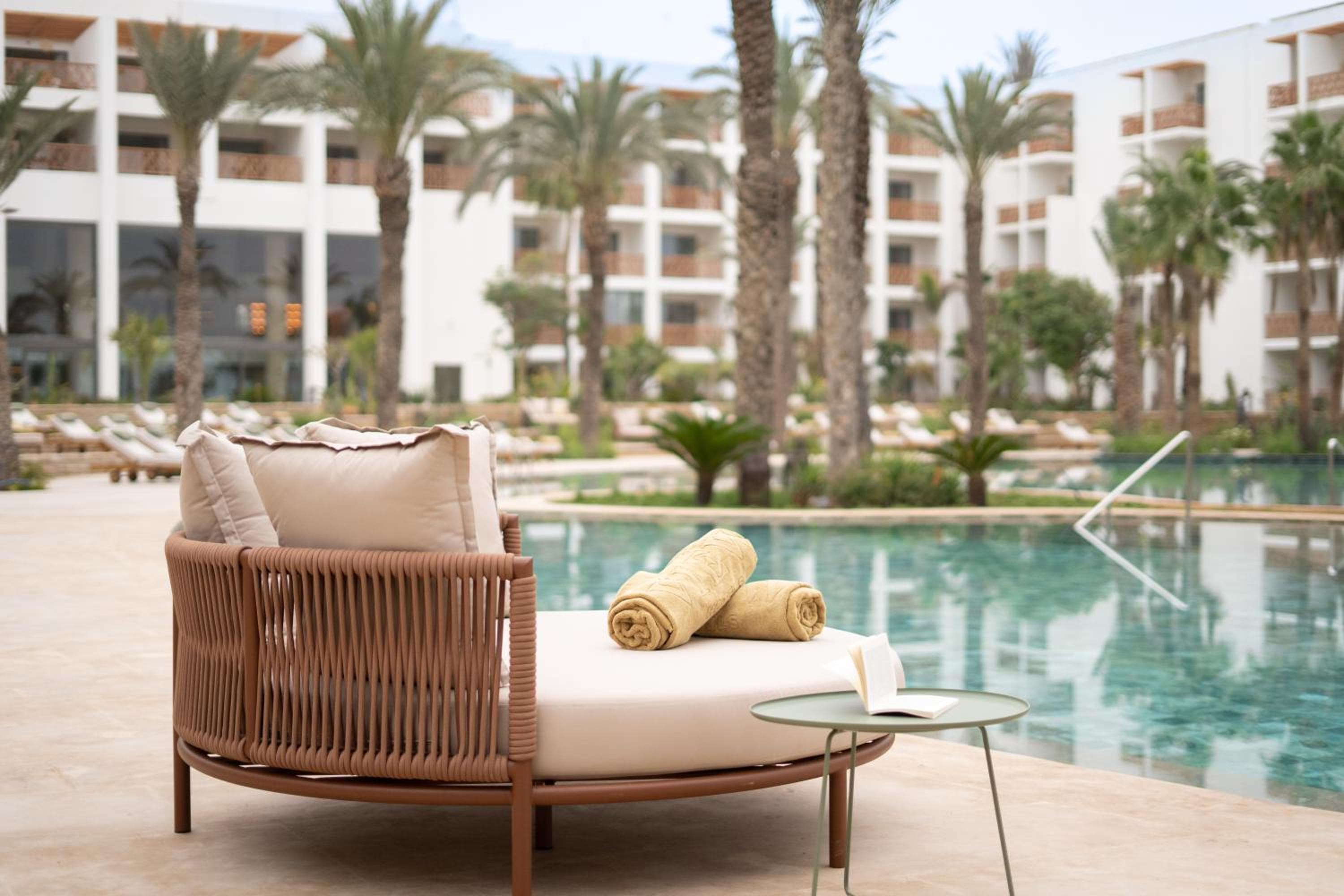 Deluxe Twin Room Pool Side View