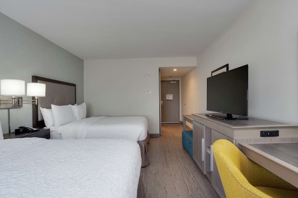 Room, 2 Queen Beds, Accessible, Non-Smoking