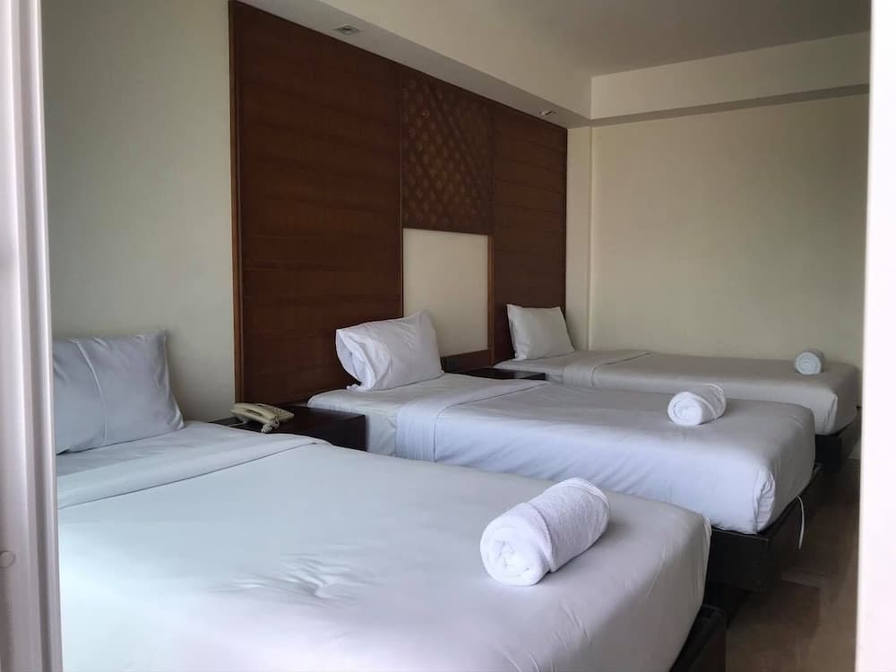 Habitación Triple Estándar (Traslado gratuito de ida y vuelta al aeropuerto)