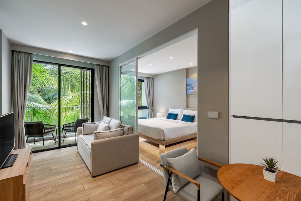 Deluxe Suite Double Vista piscina