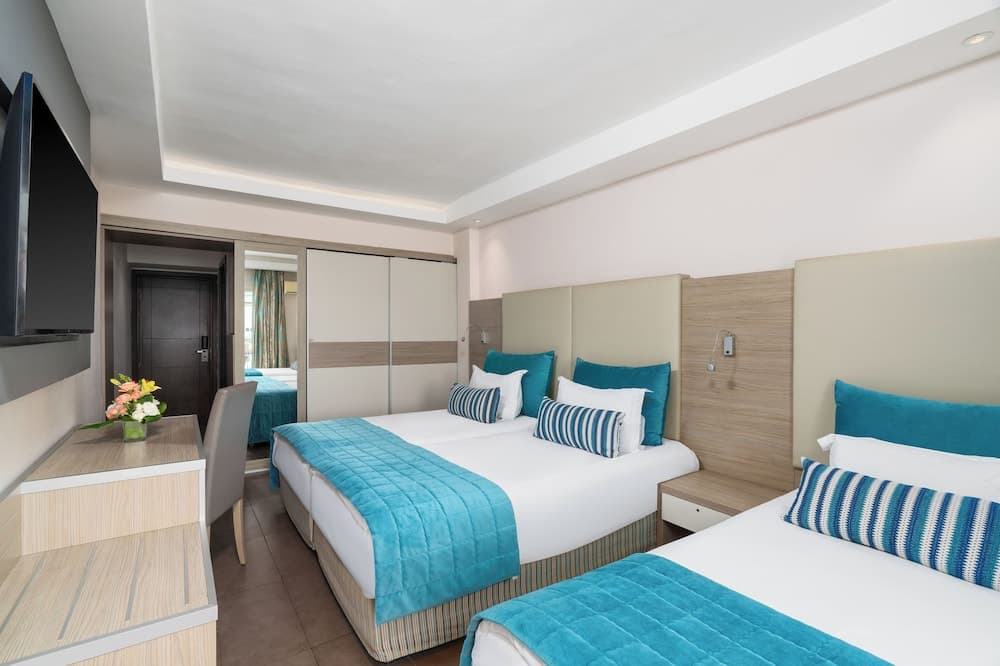 Standard Triple Habitación, Vista al jardín