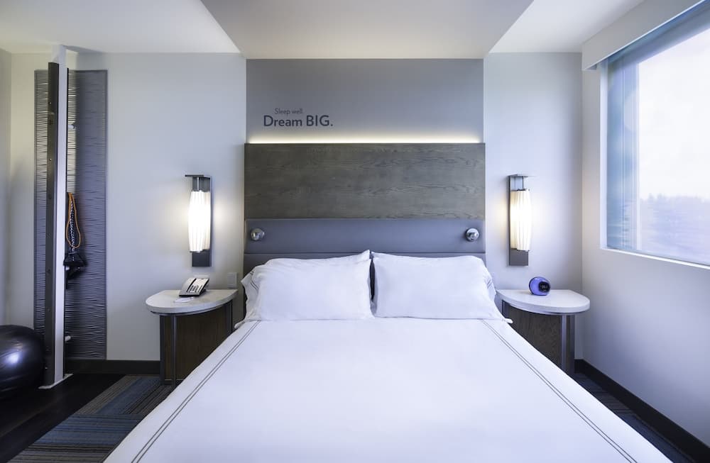 Standard Room, 1 King Bed