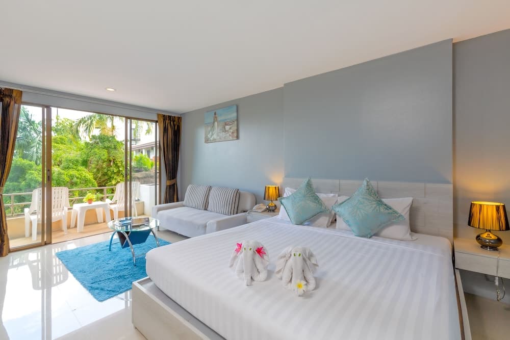 Grand Deluxe with Pool View
