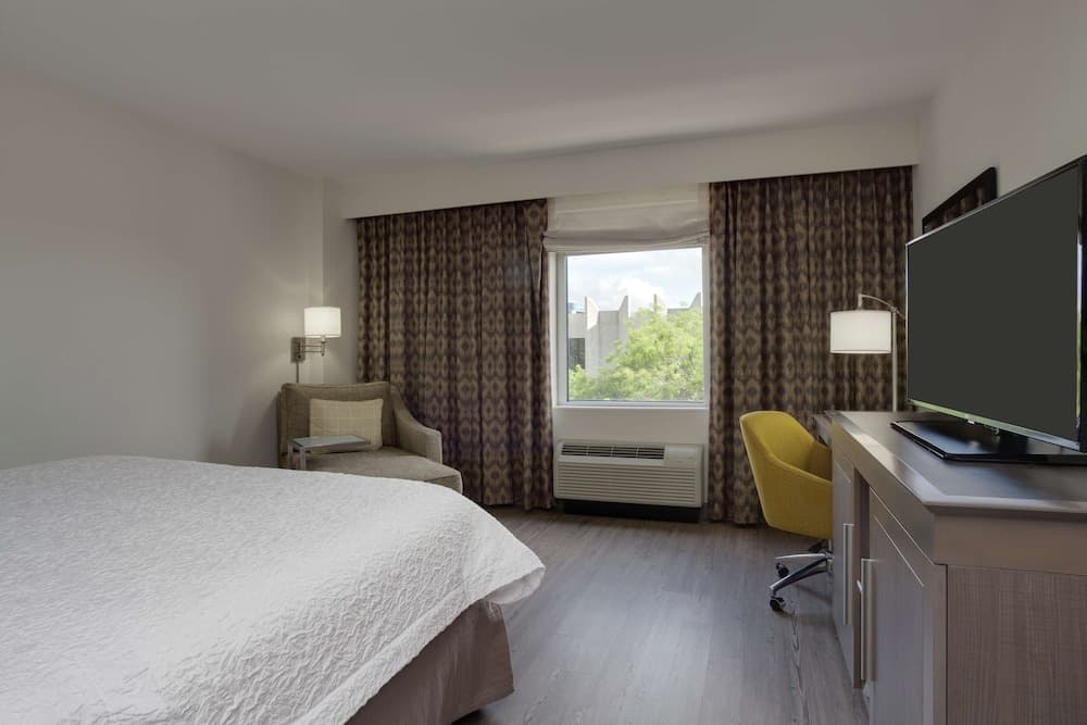 Room, 1 King Bed, Accessible, Non-Smoking